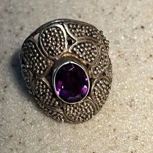 Beautiful size 5 ring with stone
